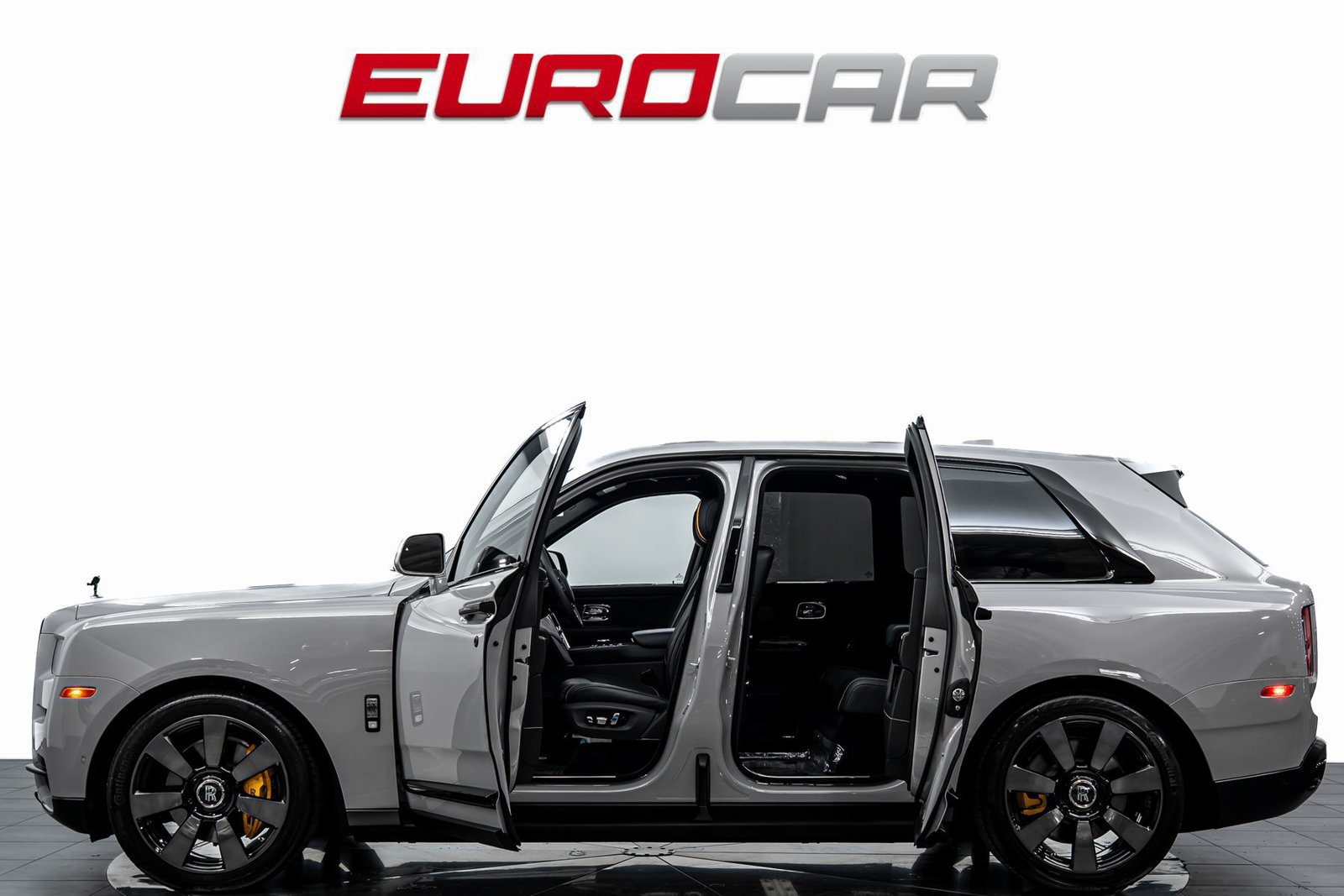 Used 2024 Rolls-Royce Cullinan AWD/4WD image 3