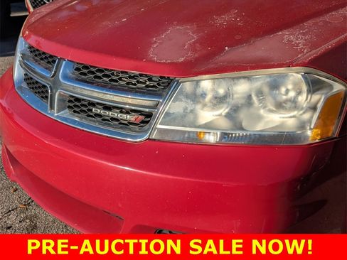 Used 2013 Dodge Avenger SE image 4
