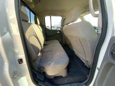 Used 2019 Nissan Frontier SV image 19