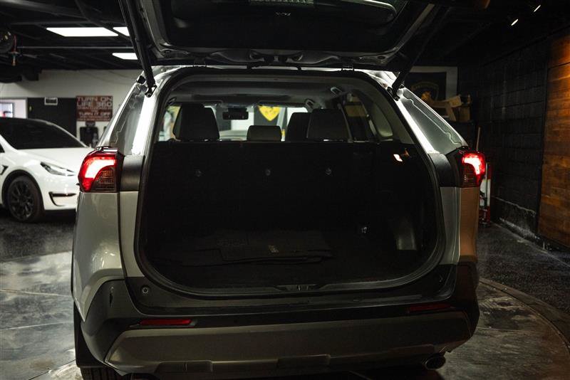 Used 2019 Toyota RAV4 Limited w/ Carpet Mat Package FWD image 7