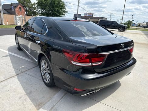 Used 2013 Lexus LS 460 L w/ Preferred Accessory Package RWD image 13