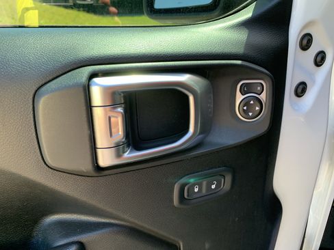 Used 2020 Jeep Gladiator Sport w/ Quick Order Package 24S AWD/4WD image 15