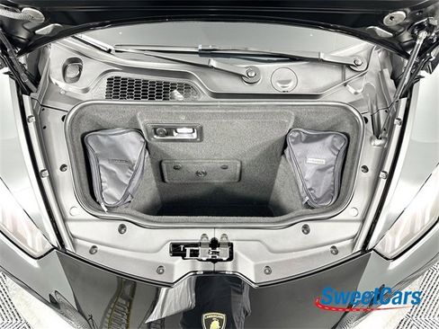 Used 2021 Lamborghini Huracan EVO image 34