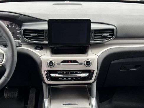 Used 2023 Ford Explorer XLT w/ Equipment Group 202A image 16