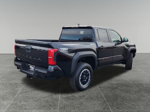 Used 2024 Toyota Tacoma TRD Off-Road image 7