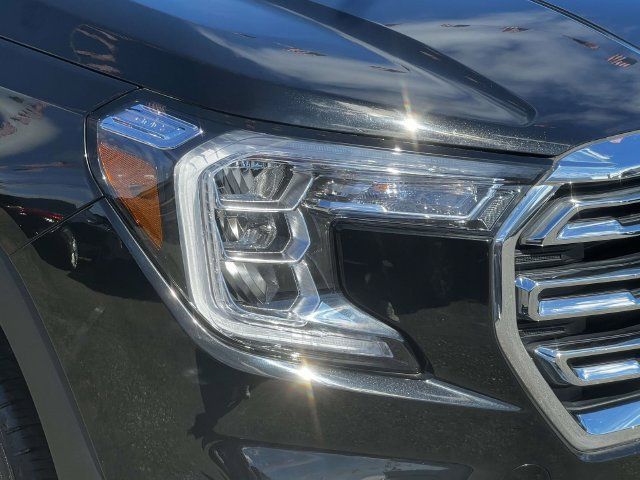 Used 2024 GMC Terrain SLT w/ LPO, Floor Liner Package AWD/4WD image 10
