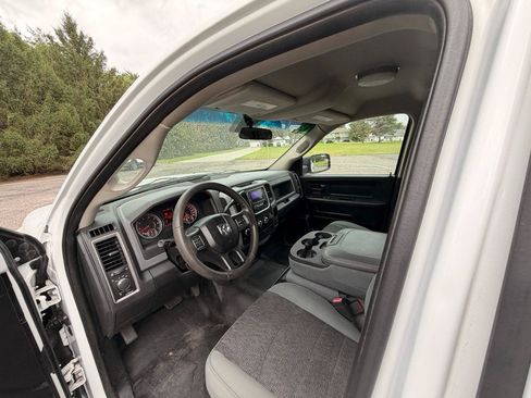 Used 2014 RAM 1500 4x4 Crew Cab image 12