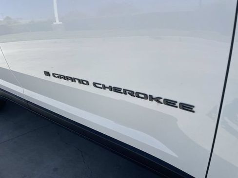 Used 2025 Jeep Grand Cherokee L Laredo AWD/4WD image 31