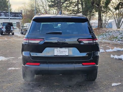 New 2025 Jeep Grand Cherokee L Altitude image 35