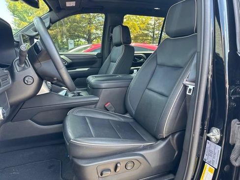 Used 2023 GMC Yukon SLT w/ SLT Luxury Package RWD image 7