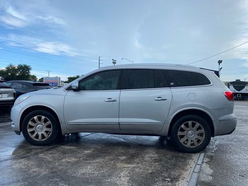 Used 2016 Buick Enclave Leather FWD image 4