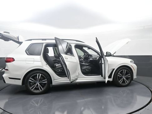 Used 2022 BMW X7 M50i w/ Dynamic Handling Package AWD/4WD image 46