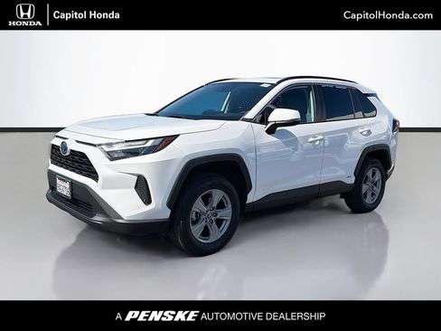 Used 2022 Toyota RAV4 XLE w/ Convenience Package AWD/4WD image 1