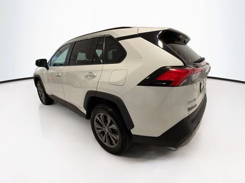 Used 2022 Toyota RAV4 Limited AWD/4WD image 5