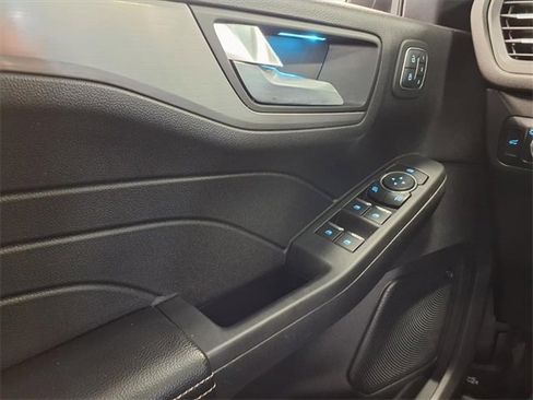 Used 2021 Ford Escape Titanium image 22