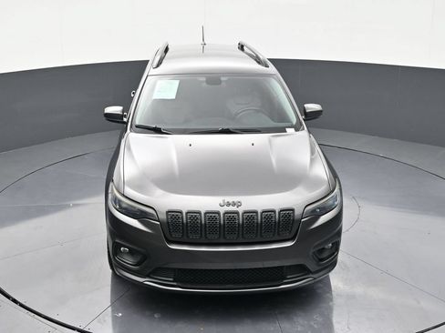 Used 2019 Jeep Cherokee Latitude Plus FWD image 16