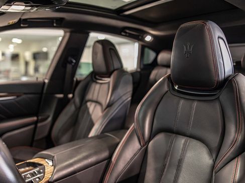 Used 2019 Maserati Levante S GranSport image 19