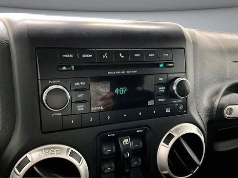 Used 2016 Jeep Wrangler Unlimited Rubicon w/ Dual Top Group AWD/4WD image 14