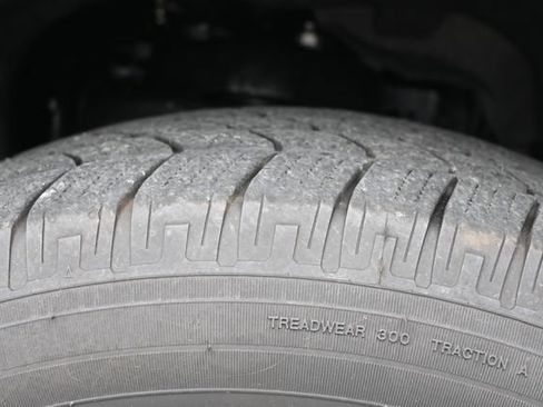 Used 2024 Ford Expedition Limited image 28