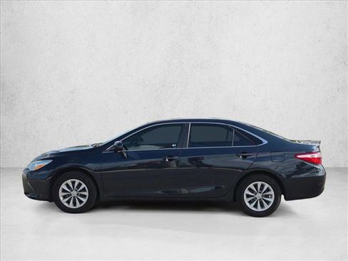 Used 2017 Toyota Camry LE FWD image 8