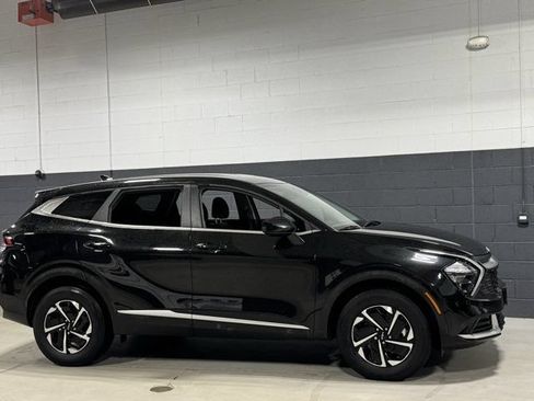 Used 2023 Kia Sportage LX AWD/4WD image 3