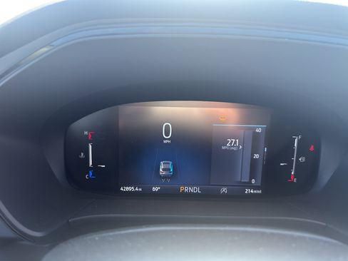 Used 2025 Ford Escape ST-Line Select AWD/4WD image 18