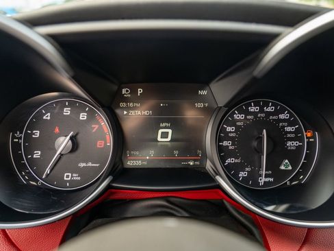 Used 2018 Alfa Romeo Giulia Quadrifoglio w/ Driver Assist Dynamic Package RWD image 26