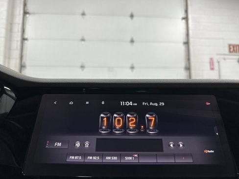 Used 2021 Kia Niro Touring image 28