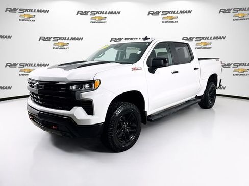 Used 2024 Chevrolet Silverado 1500 LT Trail Boss w/ Protection Package AWD/4WD image 3