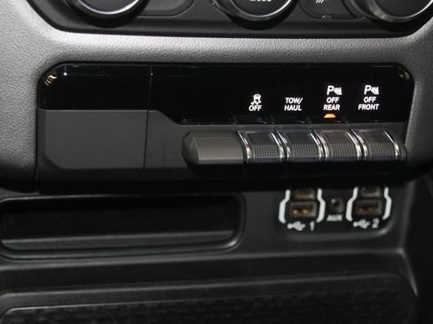 Used 2021 RAM 1500 Big Horn image 9