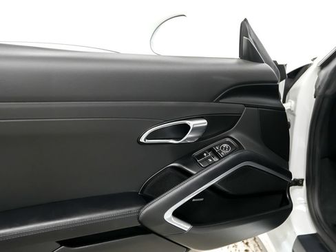 Used 2015 Porsche 911 Targa 4 AWD/4WD image 18