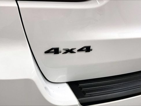 Used 2022 Jeep Grand Cherokee Laredo X AWD/4WD image 24