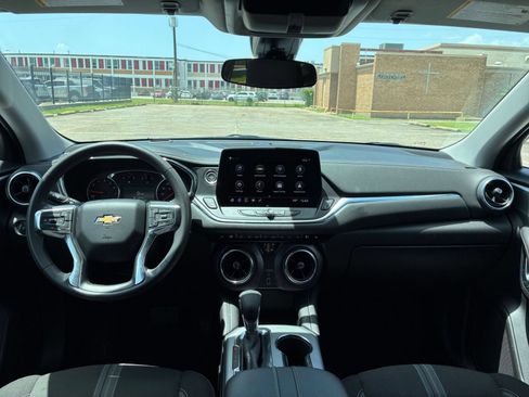 Used 2025 Chevrolet Blazer LT FWD image 29