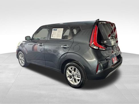 Used 2025 Kia Soul LX w/ LX Technology Package FWD image 7