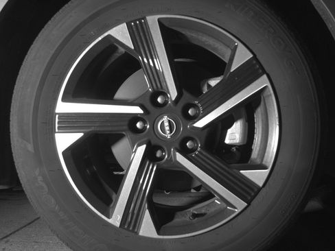 Used 2025 Nissan Sentra SV image 13