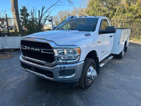 Used 2019 RAM 3500 Tradesman image 3