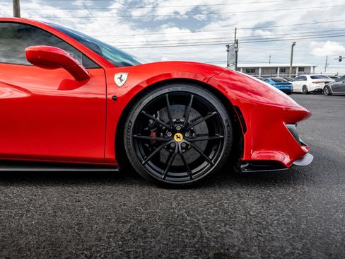 Used 2019 Ferrari 488 Pista Coupe RWD image 12