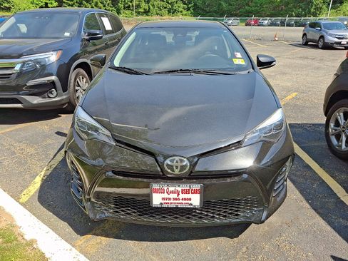 Used 2017 Toyota Corolla SE FWD image 2