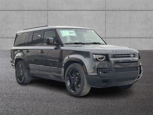 New 2026 Land Rover Defender 130 X-Dynamic SE image 2