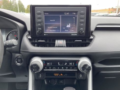 Used 2021 Toyota RAV4 XLE AWD/4WD image 9