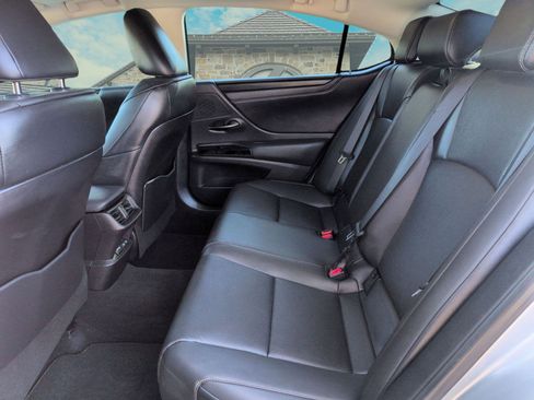 Certified 2024 Lexus ES 350 w/ Premium Package image 10