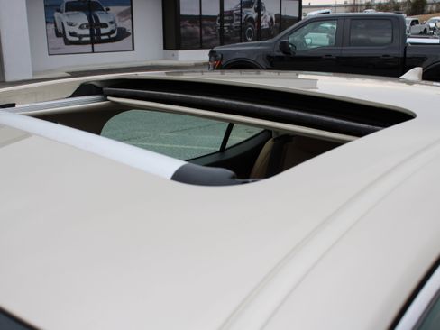 Used 2016 Lexus ES 350 w/ Premium Package w/Wood Trim image 26