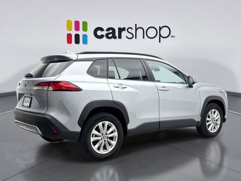 Used 2024 Toyota Corolla Cross LE w/ Moonroof Package image 5