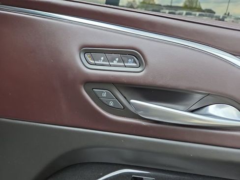 Used 2021 Cadillac Escalade Premium Luxury Platinum AWD/4WD image 44