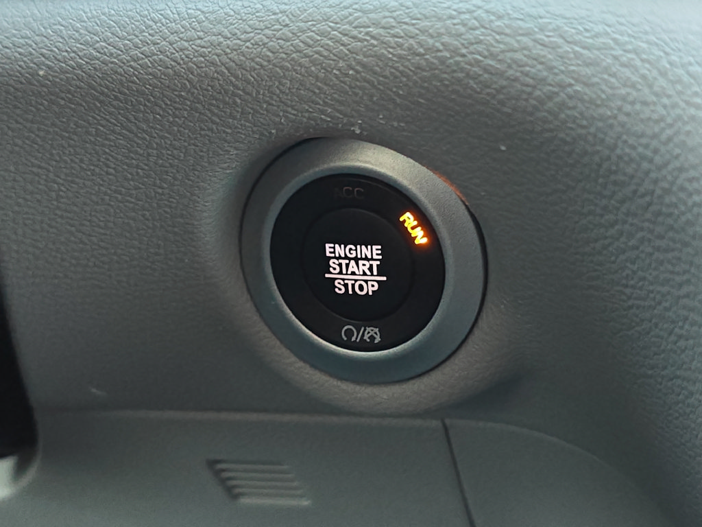 Used 2023 Chrysler Voyager LX FWD image 21