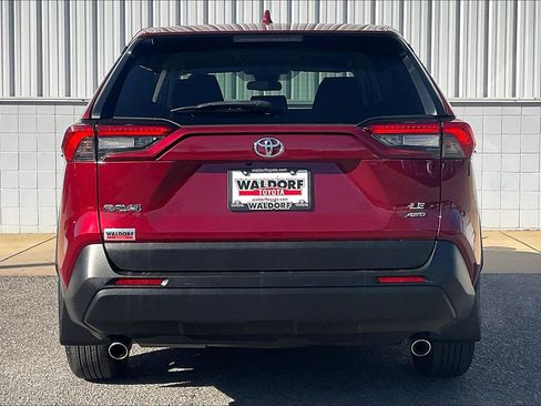 Used 2024 Toyota RAV4 LE image 5