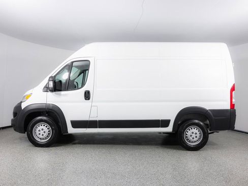 Used 2024 RAM ProMaster 2500 w/ Convenience Group image 5
