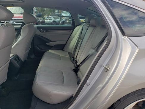 Used 2018 Honda Accord Touring image 12