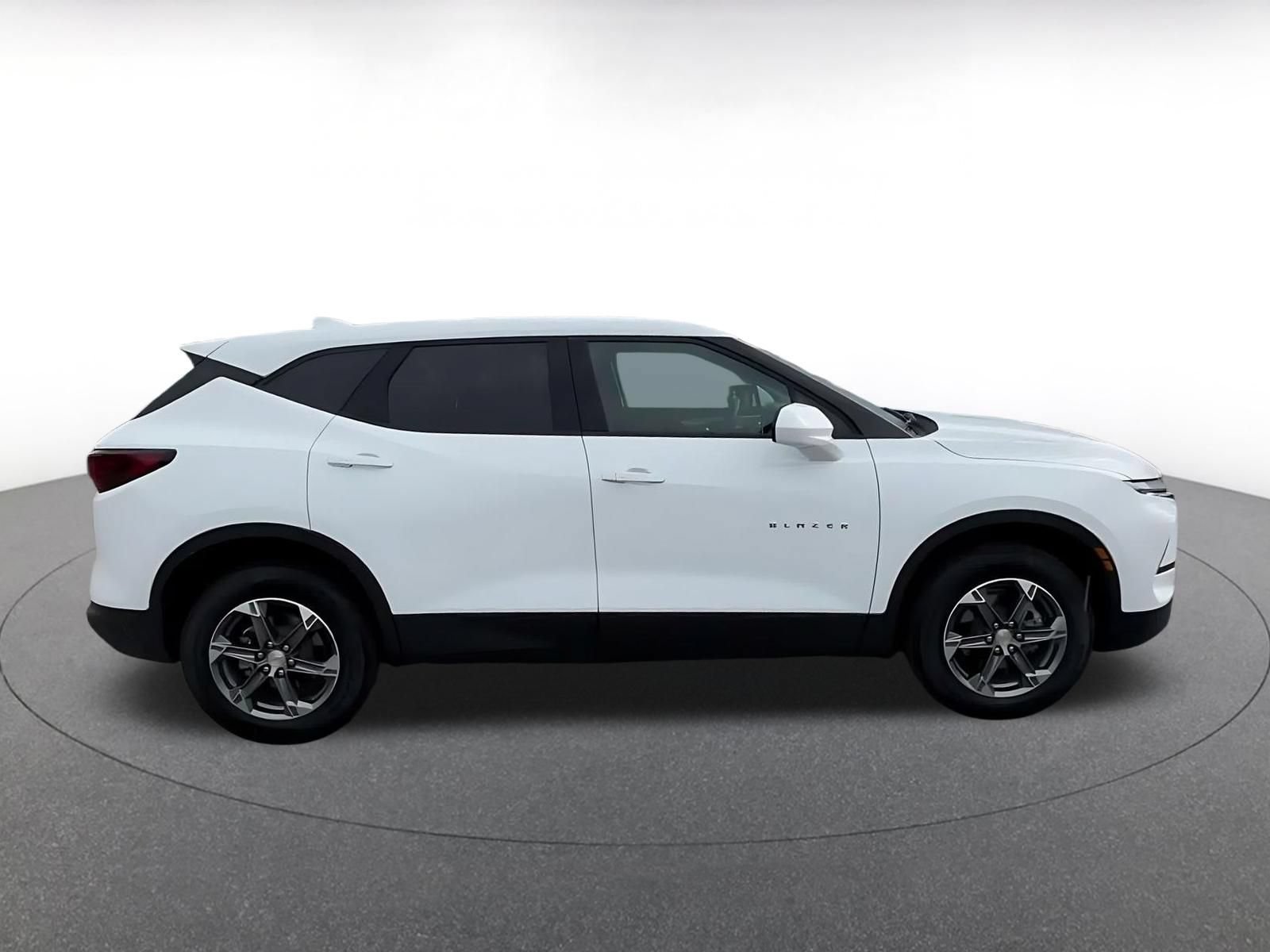 Used 2026 Chevrolet Blazer LT FWD image 15