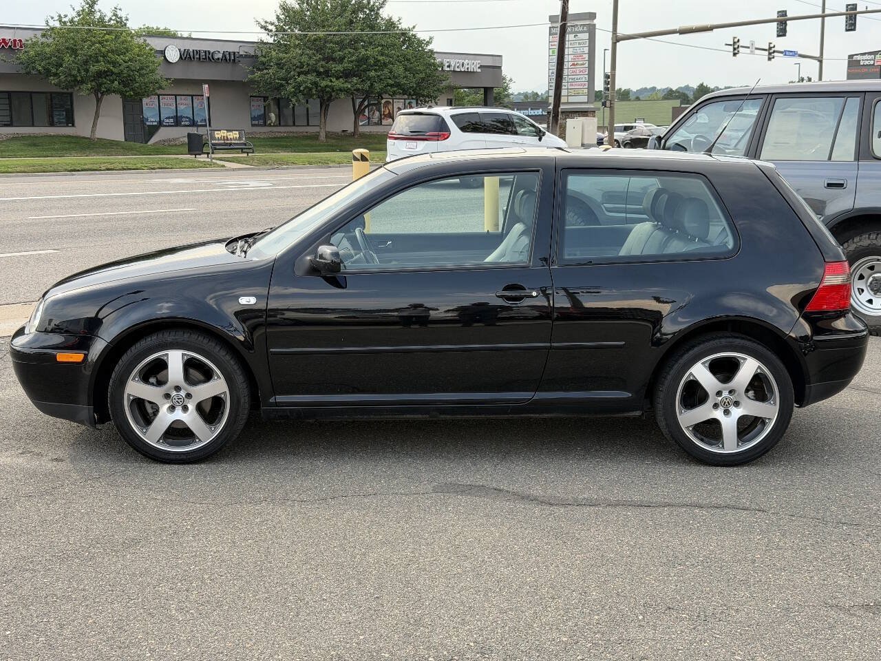 Used 2002 Volkswagen Golf 1.8T FWD image 6